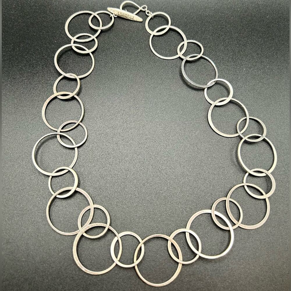 L0007 Laundry by Shelli Segal silver tone large ring Necklace